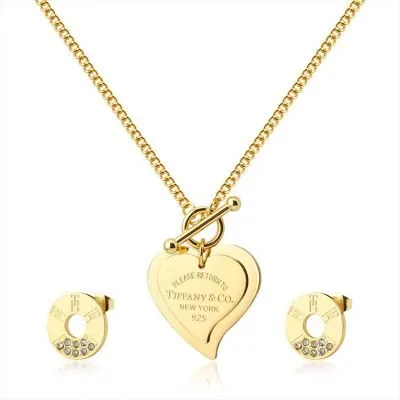 18k gold heart shaped jewels