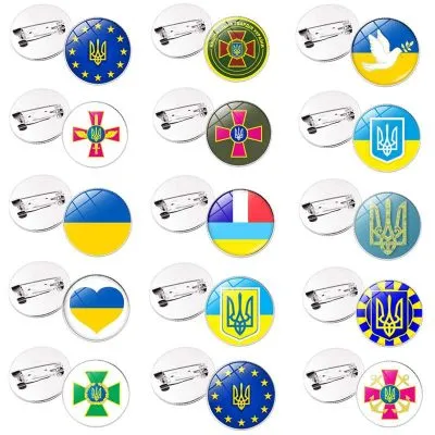Ukraine pin round badge